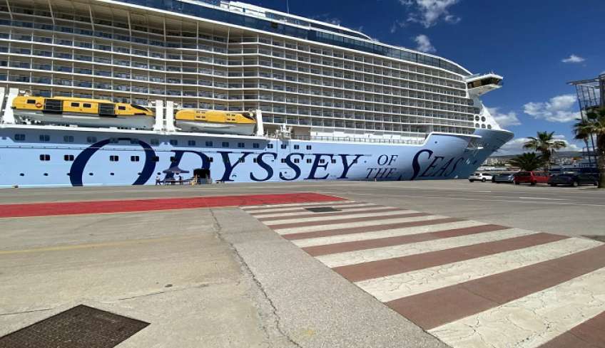 Odyssey of the Seas: Ένα από τα μεγαλύτερα κρουαζιερόπλοια του κόσμου κατέπλευσε στον Πειραιά (pics)