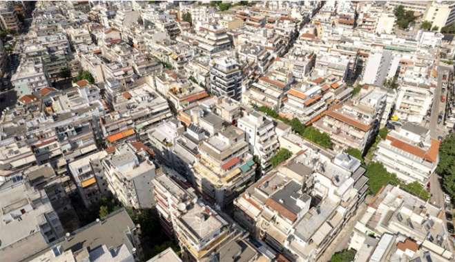 Πολυκατοικίες στην περιοχή της Δελφών, Θεσσαλονίκη, 3 Μαΐου 2025.  Konstantinos Tsakalidis / SOOC