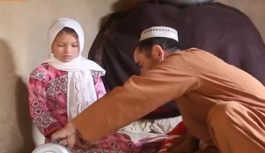 Η ιστορία της 9χρονης από το Αφγανιστάν που πουλήθηκε σα νύφη σε 55χρονο – Τι λέει η ίδια