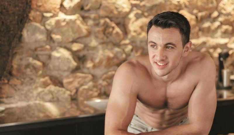 Αποκαλυπτική φωτογράφηση για τον Master Chef! Χωρίς τατουάζ, αλλά με κοιλιακούς «φέτες» ο Λάμπρος Βακιάρος