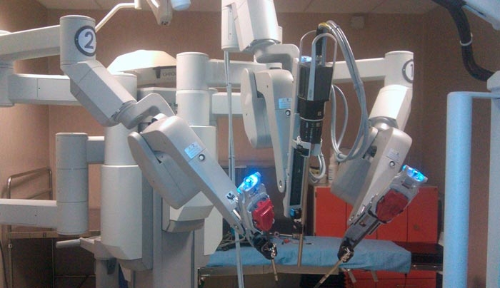 Στα «σκουπίδια» το χειρουργικό ρομπότ da Vinci