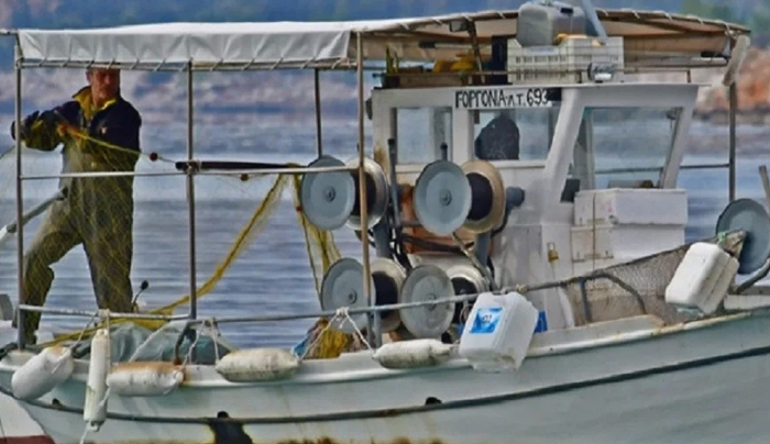 Τουρκικό σκάφος παρενόχλησε Ελληνοκύπριους ψαράδες