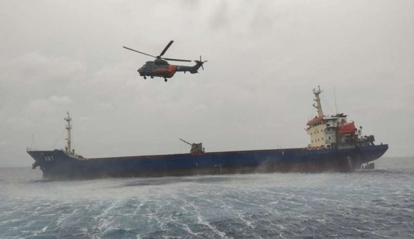Σύγκρουση φορτηγών πλοίων στη Χίο – Αρνούνται τη βοήθεια οι Τούρκοι ναυτικοί