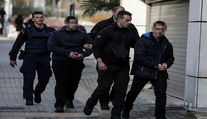 Δολοφονία Tοπαλούδη: Η προκλητική στάση των δύο κατηγορουμένων, οι αντιφάσεις και τα κενά στις απολογίες τους