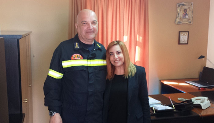 Συνάντηση με το διοικητή της Πυροσβεστικής η πολιτευτής των ΑΝΕΛ Μαρία Αγγέλου