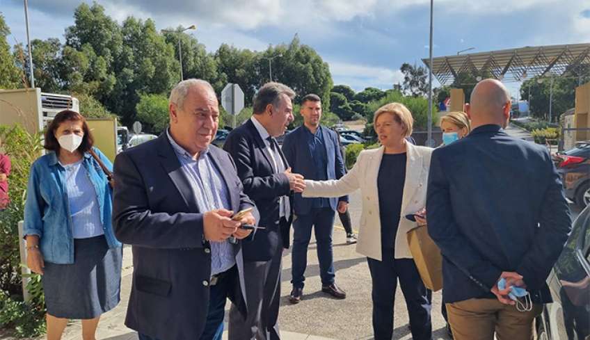 ΜΑΝΟΣ ΚΟΝΣΟΛΑΣ: «Νομοσχέδιο με κίνητρα για τους γιατρούς που θα υπηρετούν στις δομές δημόσιας υγείας των νησιών»