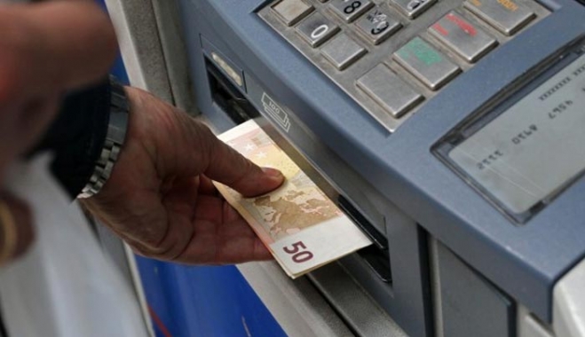 Κατασχέσεις: Πως θα γλιτώσετε τα χρήματά σας – Αδειάζει πάνω από 4.300 λογαριασμούς την ημέρα η εφορία