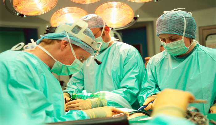 Απογευματινά χειρουργεία στα δημόσια νοσοκομεία: Ξεκινούν με πληρωμές από τους ασθενείς – Τι προβλέπει το νομοσχέδιο του υπουργείου Υγείας