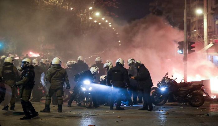 Ξυλοδαρμός αστυνομικού στη Νέα Σμύρνη: Ποια μαρτυρία οδήγησε την αστυνομία στη σύλληψη του «Ινδιάνου»