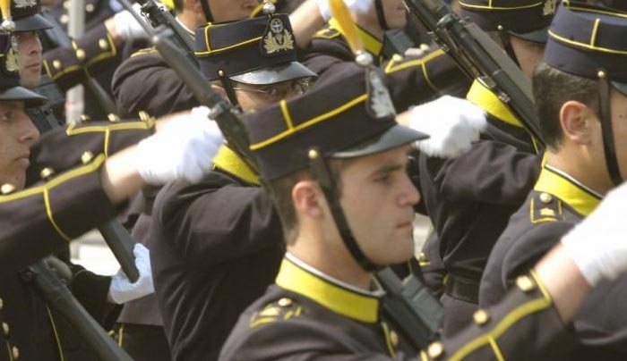 Ένστολοι: Σύνταξη με 24 ως 30 χρόνια – Ποιοι πάνε στα 40