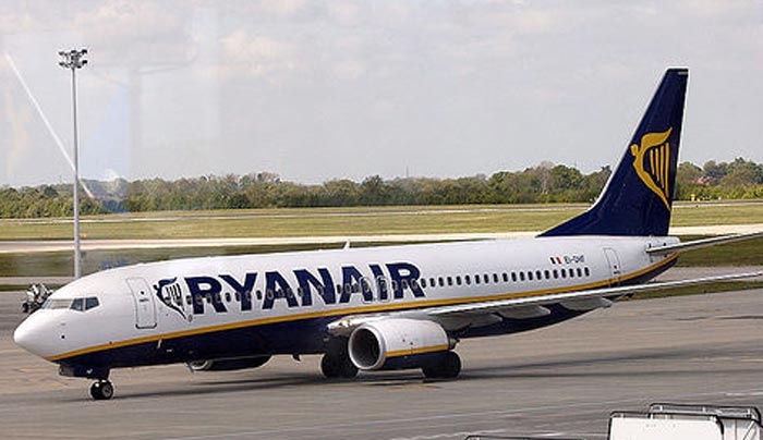 Ryanair: Πέντε νέα δρομολόγια και περισσότερες πτήσεις προς Ρόδο για το καλοκαίρι