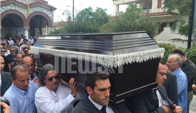 Πόνος και θλίψη στην κηδεία του Αντώνη Βαρδή - Ποιοι ήταν εκεί; (ΦΩΤΟ - VIDEO)