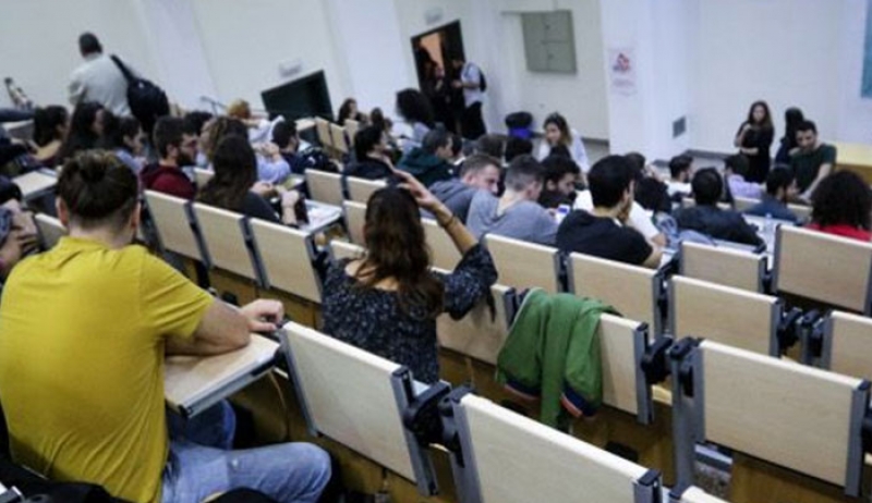 Ολοι ήξεραν, κανείς δεν έκανε τίποτα -«Γνώριζα για τον καθηγητή "φακελάκη" πριν πάω καν να σπουδάσω»
