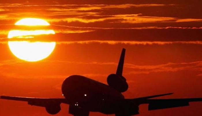 Πιλότος απείλησε να ρίξει αεροπλάνο με 200 επιβάτες