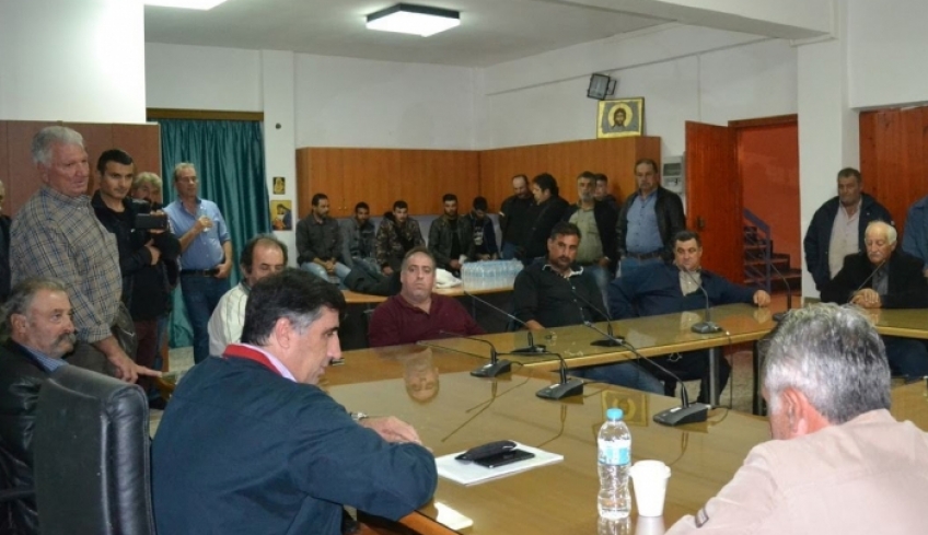 ΜΕΧΡΙ ΤΑ ΧΡΙΣΤΟΥΓΕΝΝΑ ΣΥΝΕΧΙΖΕΤAI Η ΛΕΙΤΟΥΡΓΙΑ ΤΩΝ ΣΦΑΓΕΙΩΝ... ΚΑΙ ΒΛΕΠΟΥΜΕ..