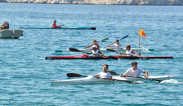 «Όλη η Ελλάδα τραβάει κουπί !»,  με πρώτο σταθμό τον πανέμορφο Πόρο