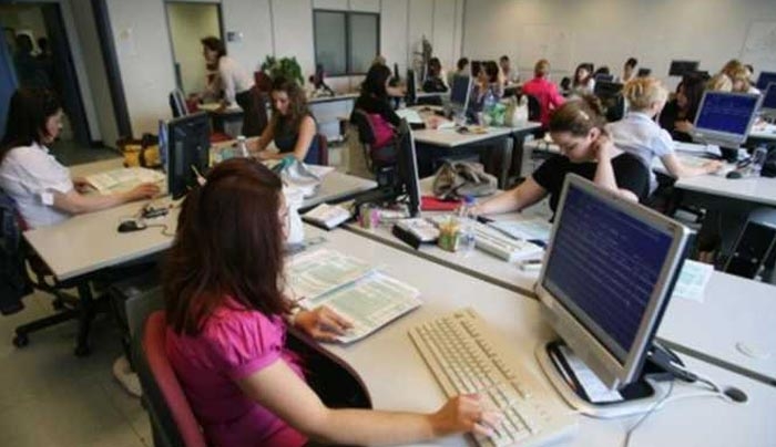 Μονιμοποιούνται 50.000 ΙΔΑΧ – 2 μοντέλα εργασίας στο Δημόσιο προτείνει ο Βερναρδάκης