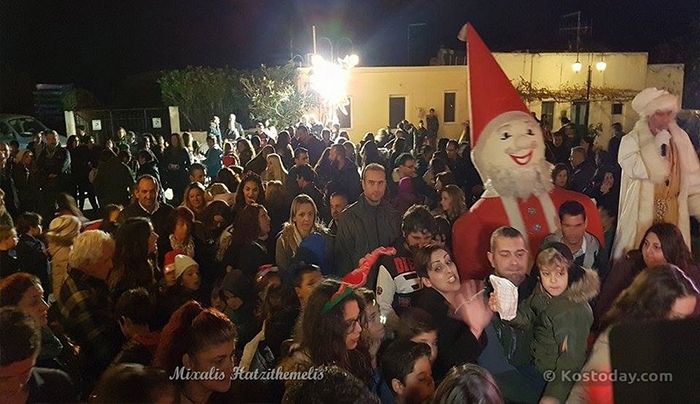 Σε γιορτινή ατμόσφαιρα το Χριστουγεννιάτικο παζάρι στην Αντιμάχεια! (φώτο)