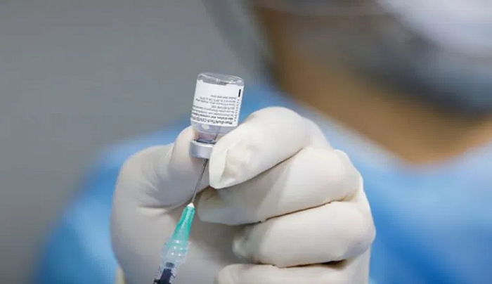 Εμβολιασμοί: Νέα εμβολιαστικά κέντρα, «γκάζι» στα νησιά