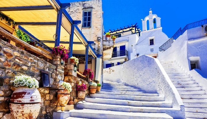 Υμνοι της Telegraph για την Ελλάδα: Ιδανική επιλογή για οικογενειακές διακοπές -Ποιους προορισμούς προτείνει