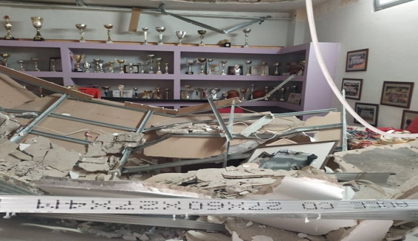 Κατέρρευσε ένα μεγάλο τμήμα της οροφής στα γραφεία του Ιπποκράτη