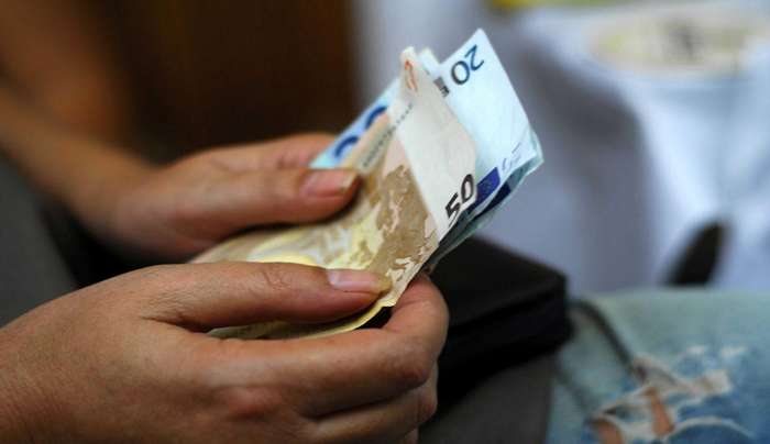 Υπουργείο Εργασίας: Εντός της εβδομάδας καταβάλλονται επιδόματα και αποζημιώσεις - Ποιοι θα δουν χρήματα στους λογαριασμούς τους