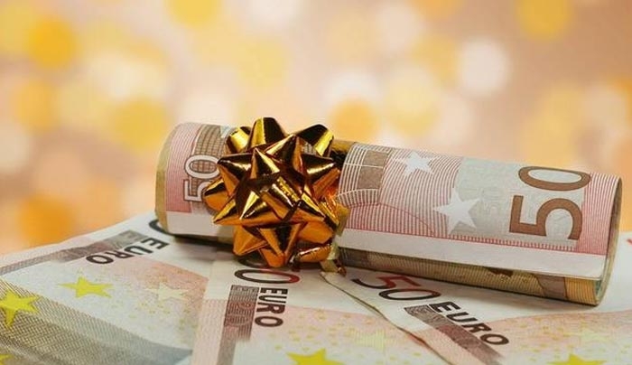 Πώς θα πληρωθούν όσοι δουλέψουν Χριστούγεννα και Πρωτοχρονιά