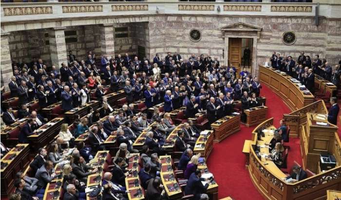 Πόσο αυξάνονται οι μισθοί εξωκοινοβουλευτικών υπουργών, υφυπουργών και γενικών γραμματέων υπουργείων