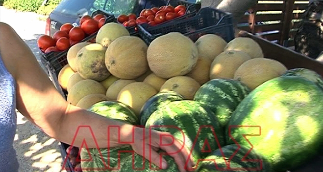 Φρέσκα ντόπια φρούτα &amp; λαχανικά στις υπαίθριες αγορές (video-ρεπορτάζ)