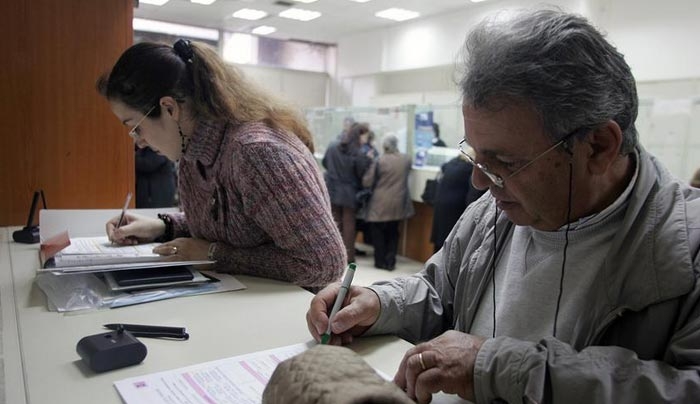 Ξεμπλοκάρουν συντάξεις και εφάπαξ