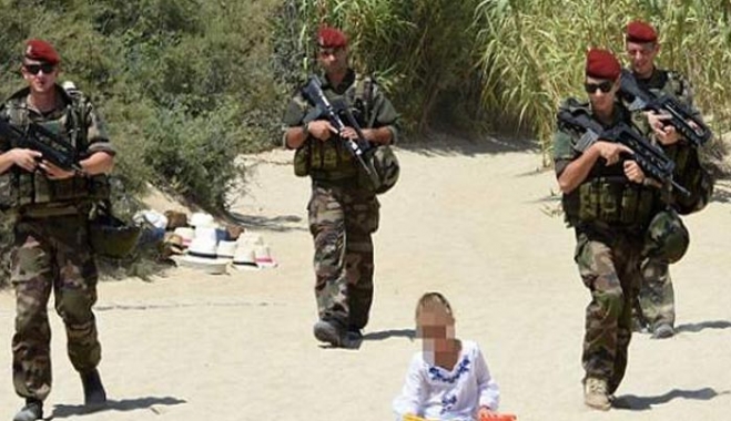 Κομάντο με αυτόματα όπλα και στρατιώτες με μαγιό στις παραλίες της Γαλλίας ψάχνουν για τζιχαντιστές [εικόνες]