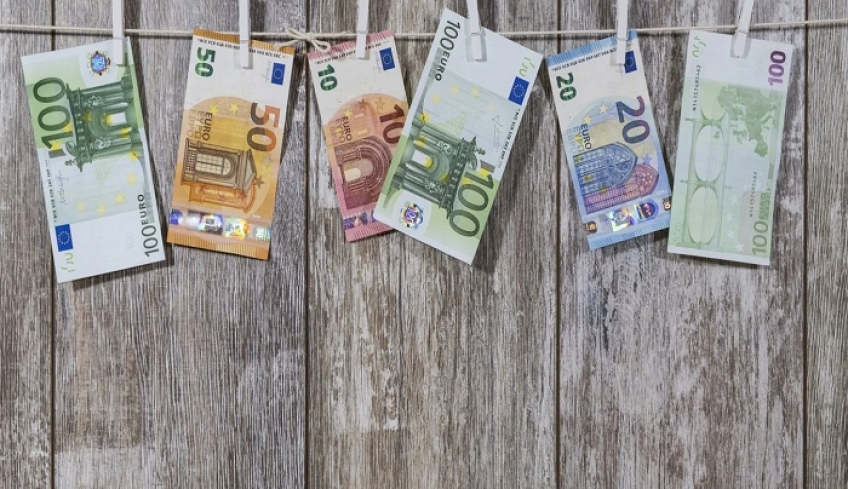 ΟΑΕΔ: Επίδομα έως 720 ευρώ τον χρόνο - Οι δικαιούχοι