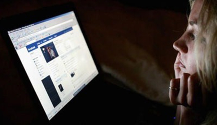 Νέος όρος: «Η κατάθλιψη του Facebook»