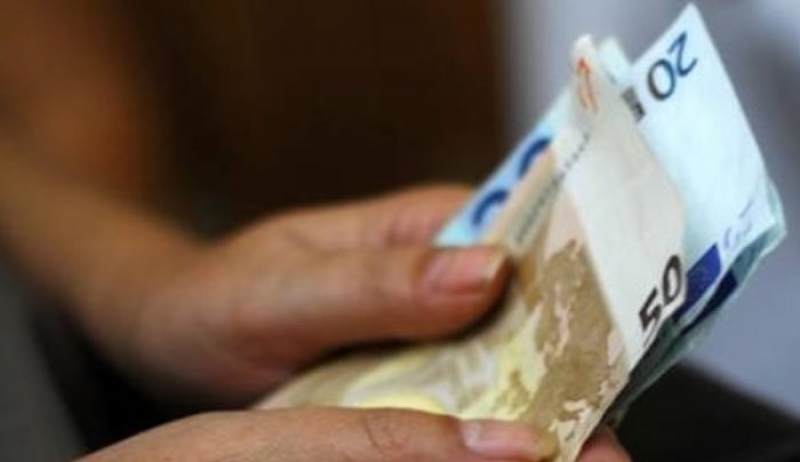 Τι πρέπει να κάνουν όσοι δεν πήραν χθες τα λεφτά από την επιστροφή φόρου