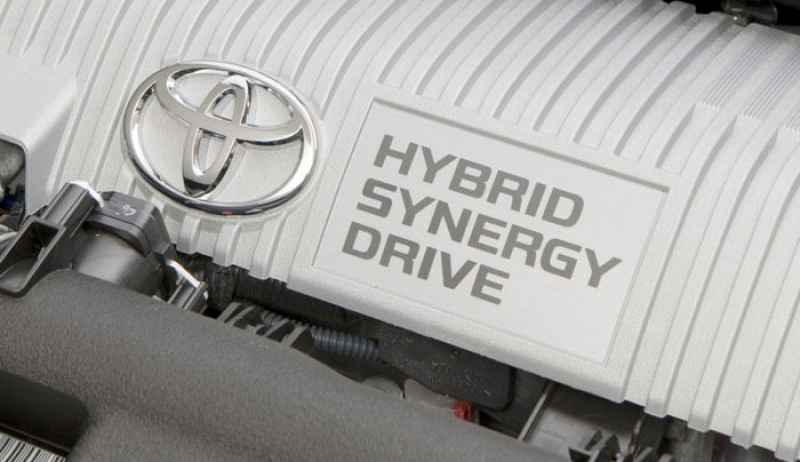 H Toyota ανακαλεί 2,43 εκατ. Prius και Auris Hybrid