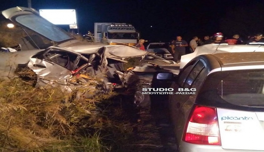 Αργολίδα: Βάφτηκε με αίμα η άσφαλτος - Νεκρή γυναίκα σε φρικτό τροχαίο, χαροπαλεύει ένα παιδί