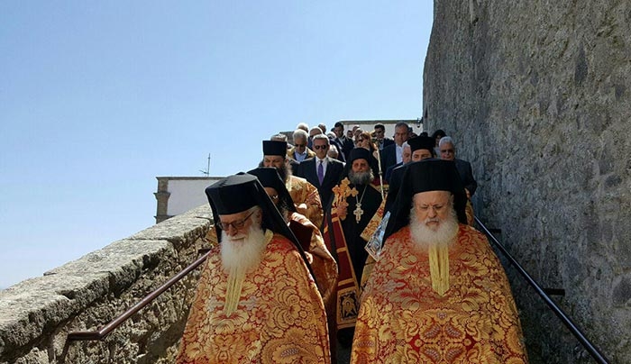Γ. Χατζημάρκος: Τον δικό μας σταυρό, οι νησιώτες, θα τον σηκώσουμε μόνοι μας και με τις δικές μας δυνάμεις, θα οδηγήσουμε τον τόπο μας στην Αναγέννηση