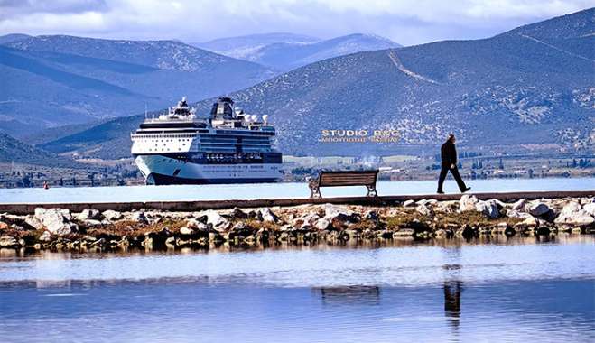 ΑΡΓΟΛΙΔΑ- ΤΟ ΚΡΟΥΑΖΙΕΡΌΠΛΟΙΟ «CELEBRITY INFINITY» ΣΤΟ ΝΑΥΠΛΙΟ