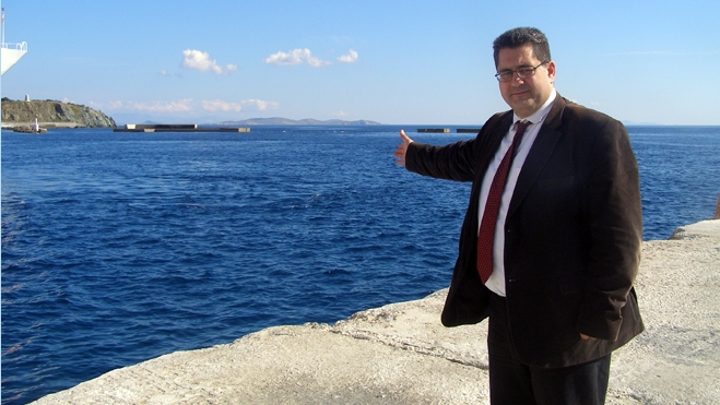 Χ.Κόκκινος: «5 χρόνια περιμένουν στην Τήνο να ολοκληρωθεί το έργο στο λιμάνι τους»