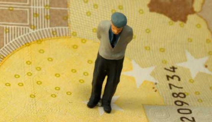 Κρυφές μειώσεις στις συντάξεις – Ποιες αλλαγές έρχονται σε επιδόματα