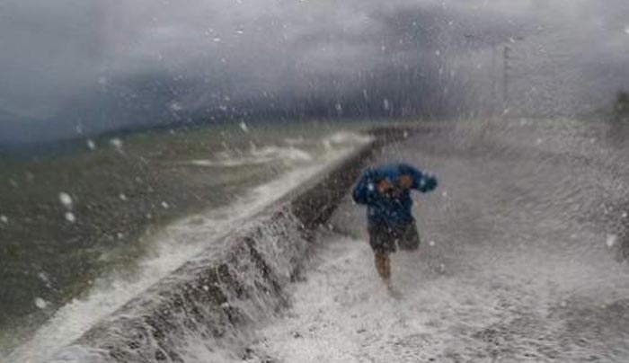 Καταστροφικός τυφώνας στις Φιλιππίνες - 13 άνθρωποι έχασαν τη ζωή τους [βίντεο]
