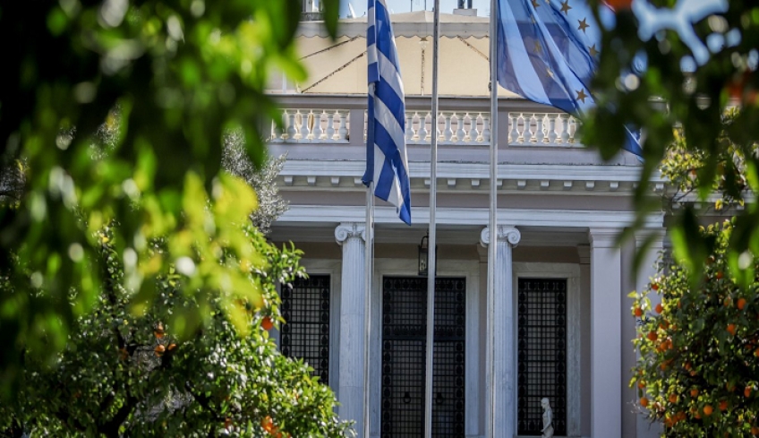 Συναγερμός στην κυβέρνηση για «τσουνάμι» ακρίβειας - Αγώνας δρόμου για αντισταθμιστικά μέτρα