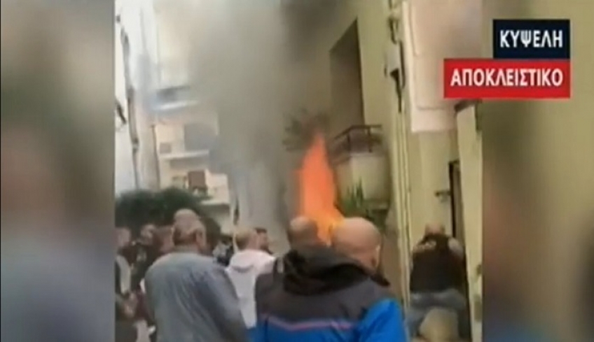 Συγκλονιστικές εικόνες από τη δραματική διάσωση στη φωτιά στην Κυψέλη [βίντεο]