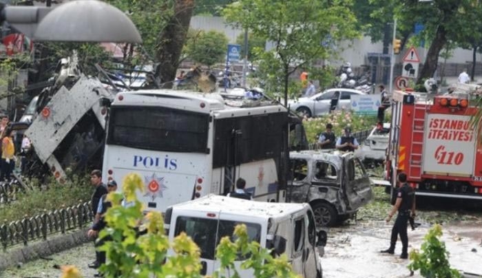 Τρόμος στην Κωνσταντινούπολη - Βομβιστική επίθεση σε λεωφορείο με 5 τραυματίες (βίντεο)