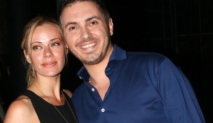 Ζέτα Μακρυπούλια: Ο Μιχάλης Χατζηγιάννης της αφιερώνει τραγούδι και εκείνη “λιώνει”! [φωτό, βίντεο]