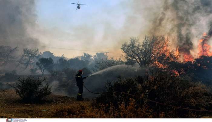 Συνεχίζεται ο πύρινος «εφιάλτης»: Σε εξέλιξη η φωτιά στη Νέα Πέραμο, αναζωπυρώσεις στο Λουτράκι - «Φλέγεται» ανεξέλεγκτα η Ρόδος