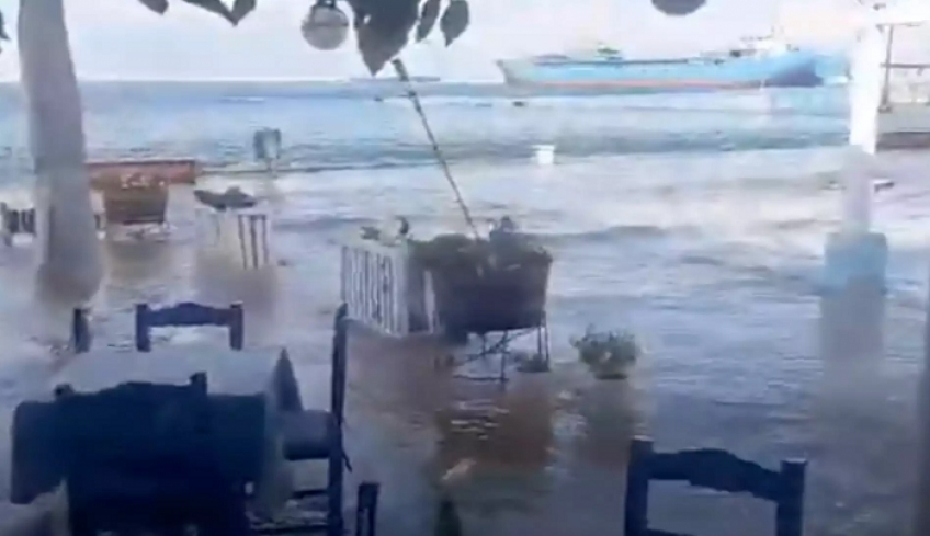 Σεισμός στη Σάμο: Βίντεο από το τσουνάμι που χτύπησε και το Καρλόβασι
