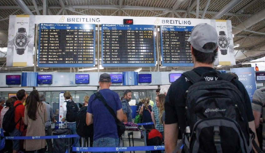 Ουρές… της ταλαιπωρίας στα αεροδρόμια για πτήσεις σε χώρες εκτός Σένγκεν