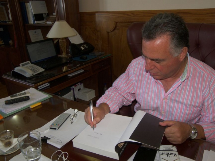 "Ο Δήμαρχος Κω κ. Γιώργος Κυρίτσης υπογράφει την Παρασκευή 30/03 στις 9.30 π.μ τις συμβάσεις για την αποκατάσταση των σχολείων. Τα έργα αρχίζουν άμεσα.”