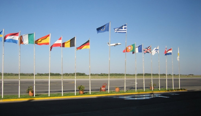 Ν. Σαντορινιός: "Το ξεπούλημα των Αεροδρομίων Κω- Ρόδου, μια προσφορά της κυβέρνησης στους εργολάβους"
